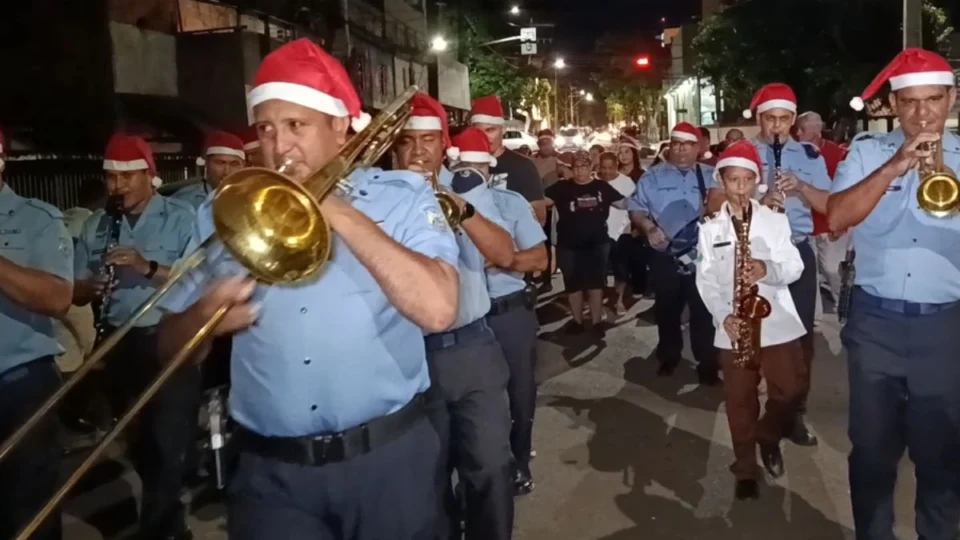 Serenata Natalina transforma o bairro da Base em Rio Branco em cenário de fé e união