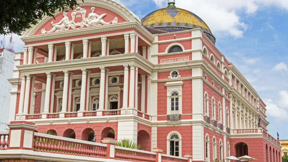 Teatro Amazonas celebra seus 129 anos como símbolo da cultura e da história de Manaus