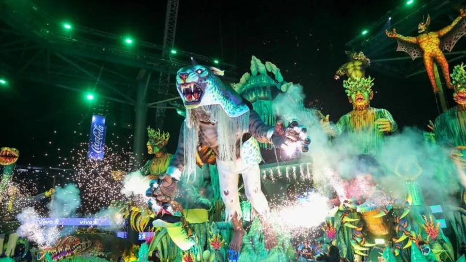 Artistas de Parintins ganham destaque nacional e influenciam os desfiles das grandes escolas de samba