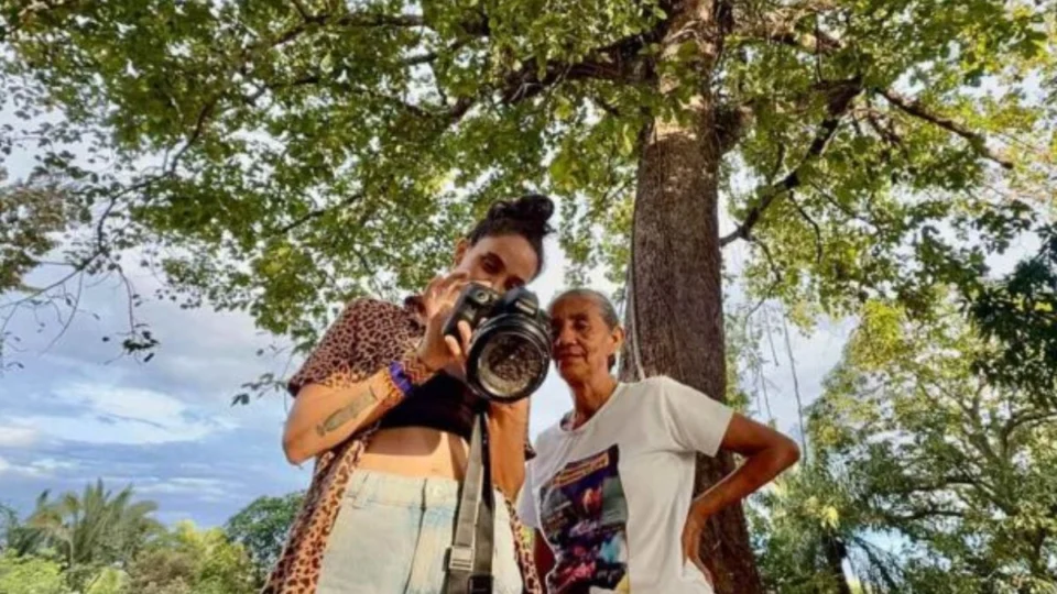 Exposição destaca mulheres que enfrentam o medo para defender a terra e a vida