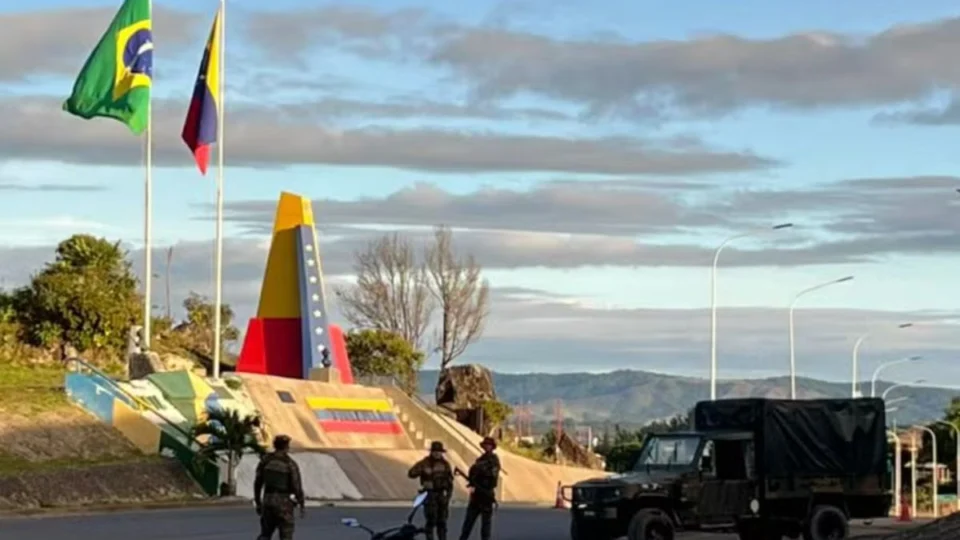 Fronteira do Brasil com a Venezuela é fechada após ataque dos EUA e captura de Nicolás Maduro