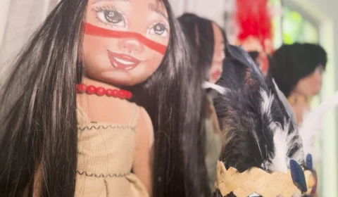 Artesã de Manaus cria bonecas com identidade amazônica