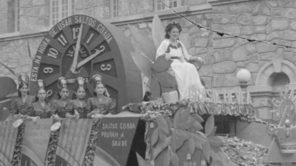 A história do Carnaval em Manaus e as tradições da folia antiga.