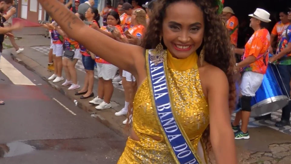 Ensaio da Banda do Boulevard transforma a Álvaro Maia em palco do carnaval