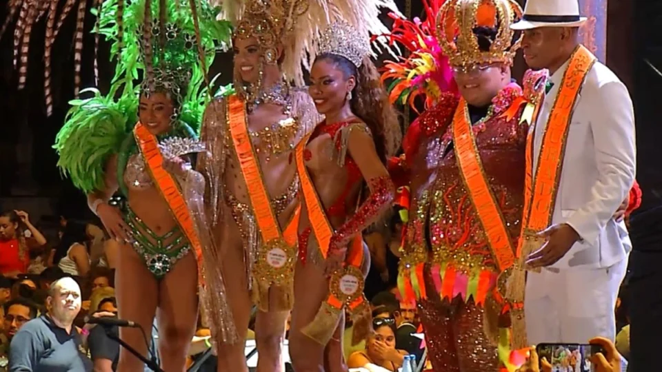 Manaus abre o Carnaval na Floresta 2026 com festa, samba e escolha da Corte