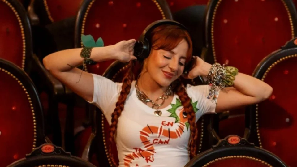 Amazonense Cella Bártholo estreia no musical “Fala sério, mãe!” no Rio de Janeiro