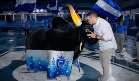 Ministério da Cultura reconhece Parintins como capital brasileira da cultura durante visita ao Boi Caprichoso