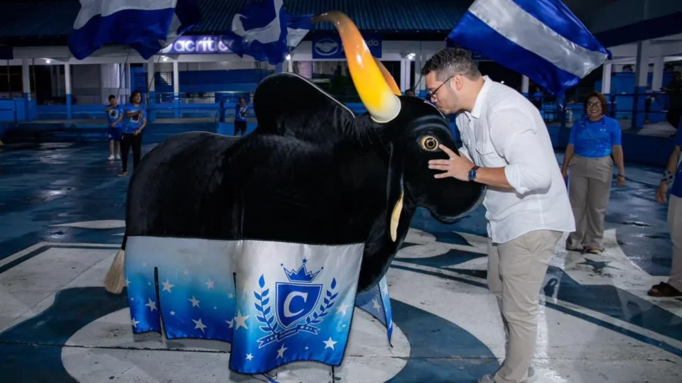 Ministério da Cultura reconhece Parintins como capital brasileira da cultura durante visita ao Boi Caprichoso