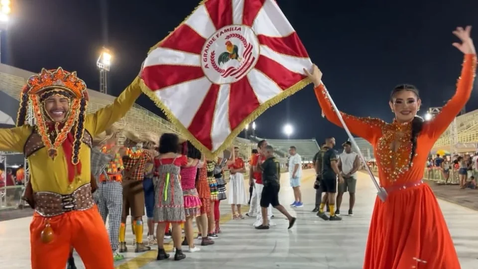 Da periferia à avenida: Grande Família transforma união comunitária em força no Carnaval