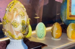 Páscoa vira exposição de arte em chocolate em Manaus