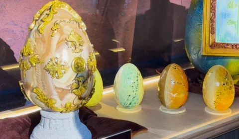 Páscoa vira exposição de arte em chocolate em Manaus