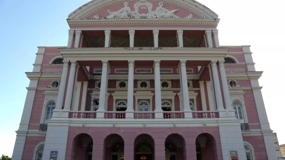 Manaus é apontada pela ‘Booking.com’ como destino global tendência para 2026