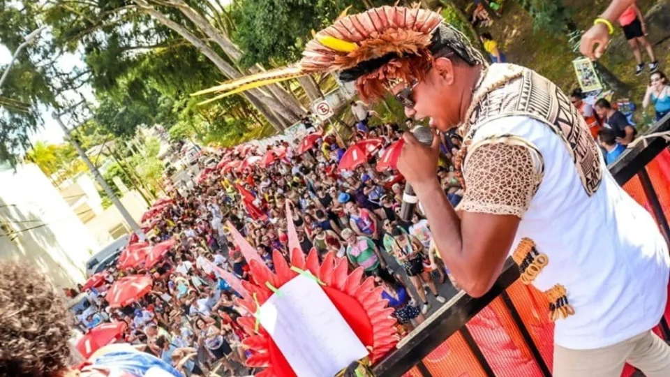 BumbaBloco leva boi bumbá às ruas de São Paulo na segunda-feira de Carnaval