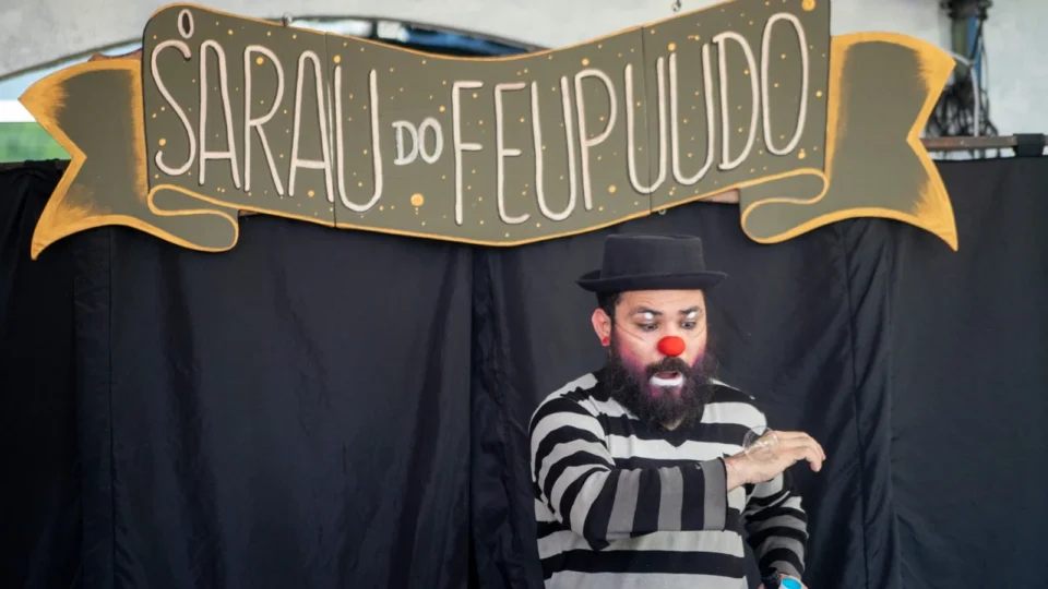 Espetáculo “O Sarau do Feupuudo” celebra cinco anos com apresentação no Teatro Amazonas