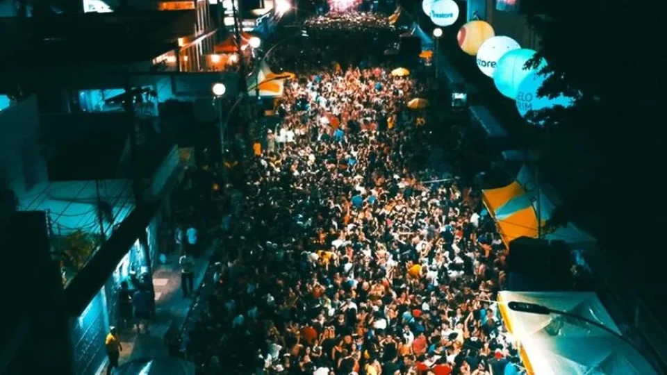 Bloco do Vieralves agita a Avenida Nilton Lins neste domingo com entrada gratuita