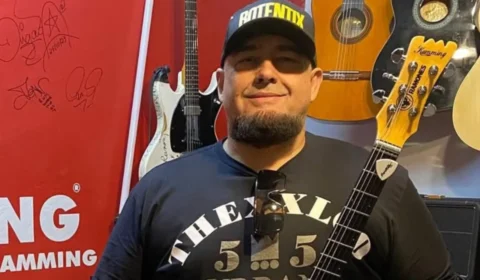 Digão, dos Raimundos, é atração do Carnarock nesta segunda (16)