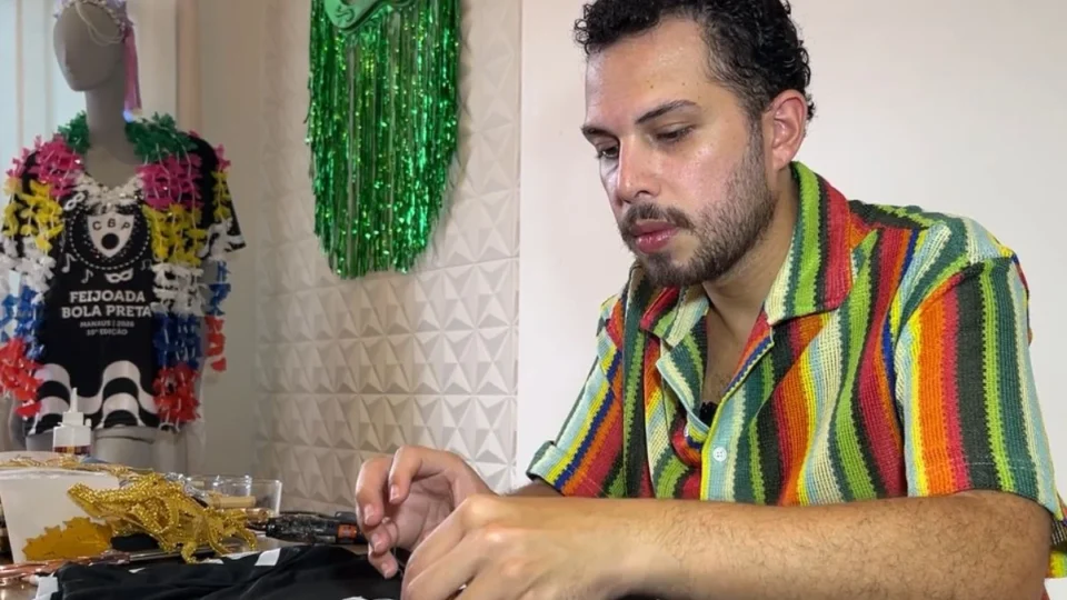 Customização de abadás transforma o Carnaval em vitrine de estilo e criatividade