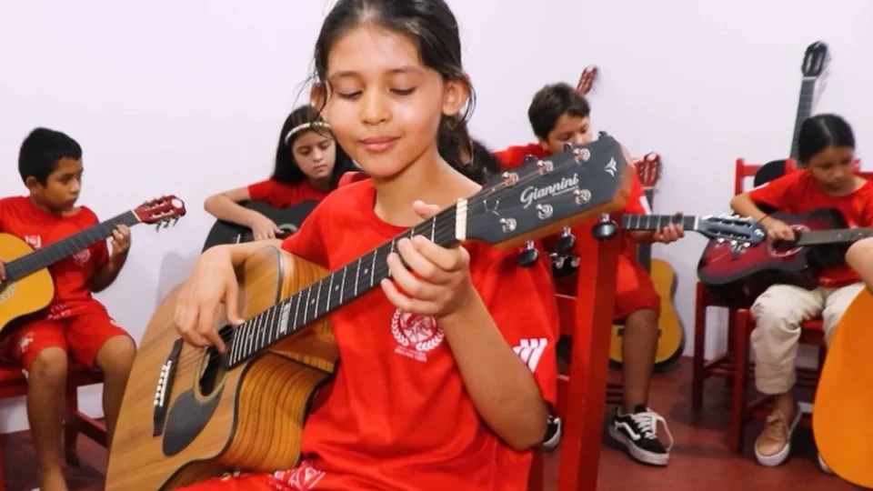 Universidade do Folclore atende mais de 100 crianças e reforça tradição do Boi Garantido