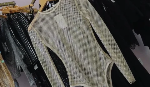 Carnaval 2026 impulsiona moda com brilho, conforto e foco no reaproveitamento