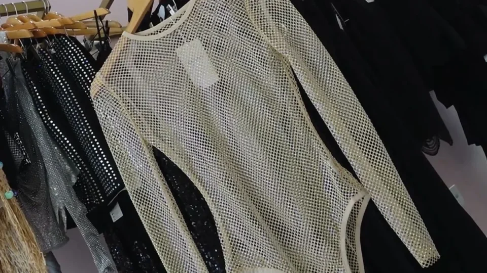 Carnaval 2026 impulsiona moda com brilho, conforto e foco no reaproveitamento