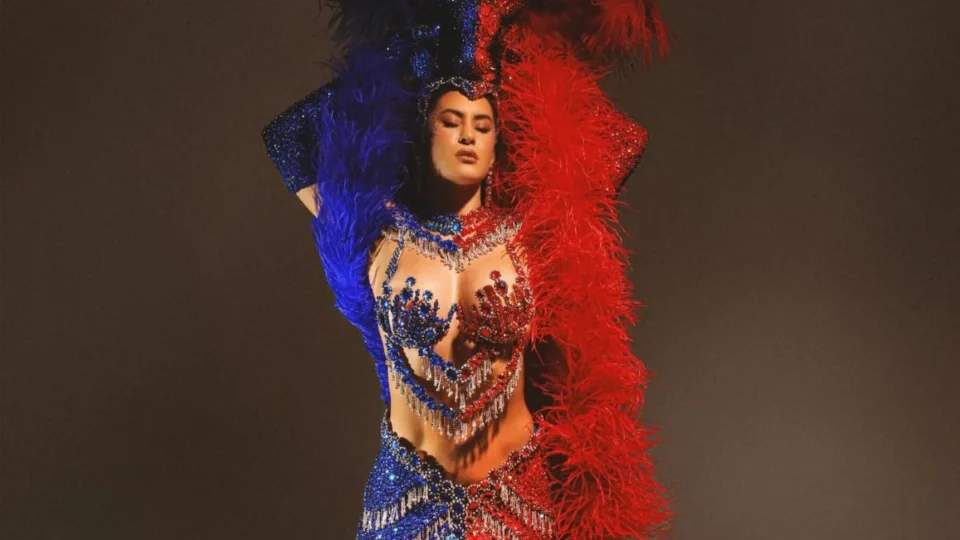 Isabelle Nogueira leva Parintins ao Baile da Vogue 2026