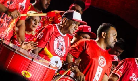 Batucada e Marujada aquecem a arena com o início da temporada bovina