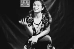 ‘As Aventuras da Madama Mimi’ leva humor e crítica social a escolas e espaços públicos de Manaus