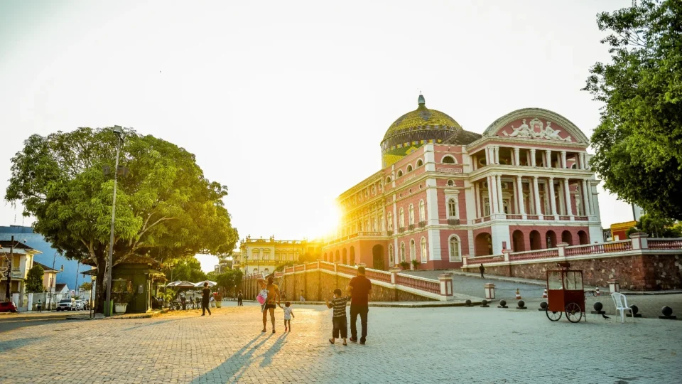 Destino Amazônia: Turismo cresce acima da média nacional em janeiro de 2026 no AM