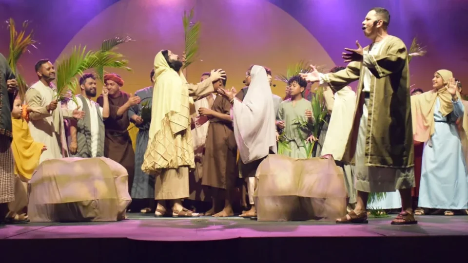 Art Factory apresenta ‘Do altar à cruz‘ em Manaus