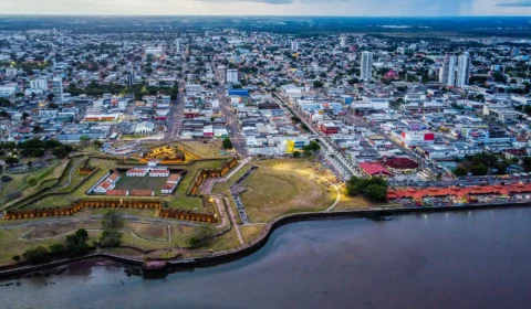 Macapá é a única capital banhada pelo rio Amazonas; veja por que as águas são agitadas na cidade