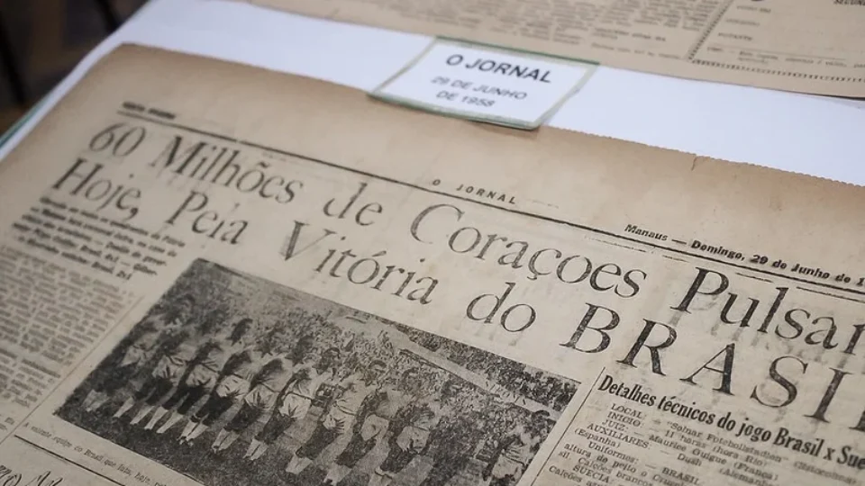  ExposiçãoExposição na Biblioteca Pública do Amazonas reúne manchetes sobre títulos da Seleção em Copas do Mundo