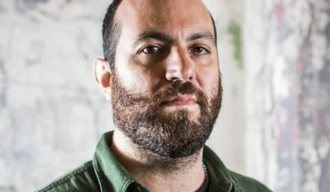 Kiko Dinucci se apresenta pela primeira vez em Manaus