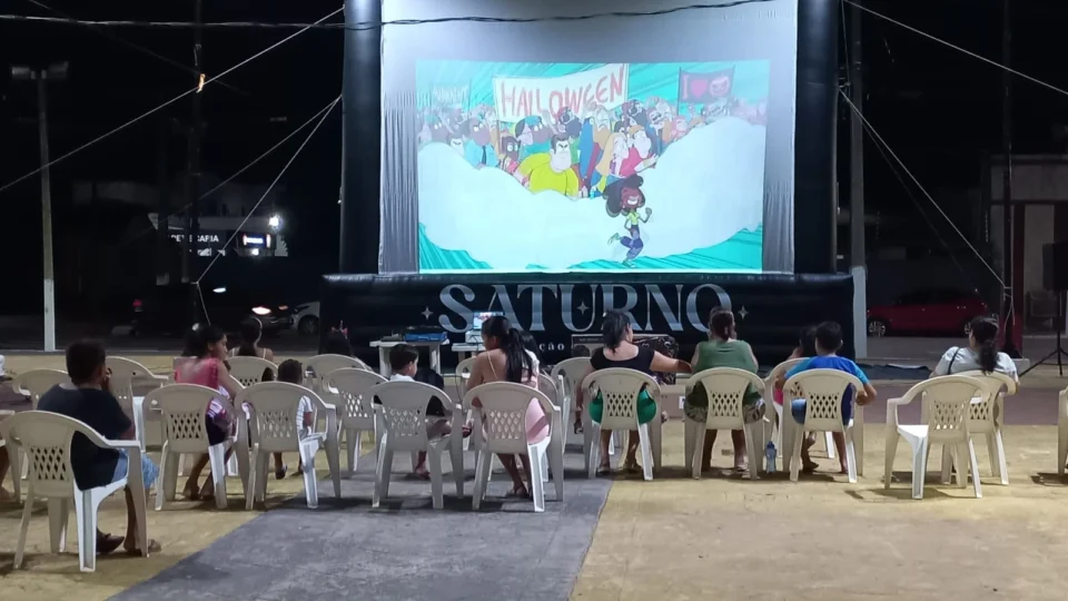 ‘Cinema Possível, Floresta Adentro’ leva sessões ao ar livre para cidades na Amazônia