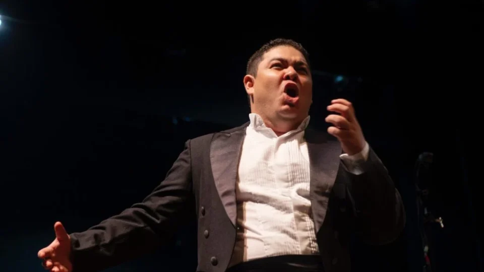 Tenor Miqueias William anuncia concerto especial de Páscoa em Manaus