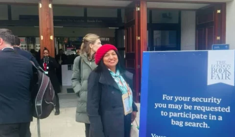 Em Londres, escritora roraimense participa do London Book Fair e conquista duas honrarias