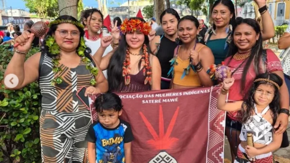 Do artesanato à medicina tradicional: conheça a rede de mulheres indígenas que movimenta a economia da Amazônia