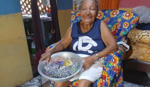 Mulheres transformam plástico em oportunidade no Marajó