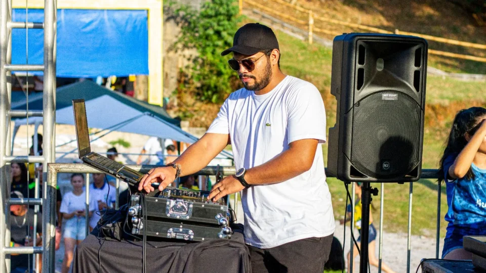 Carimbó, boi-bumbá e psytrance: o EP que está redefinindo o som da Amazônia