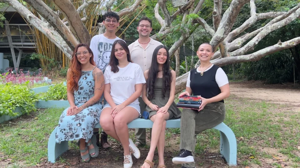 Dia Mundial do Livro: conheça autores e agentes do livro em Manaus; veja vídeo