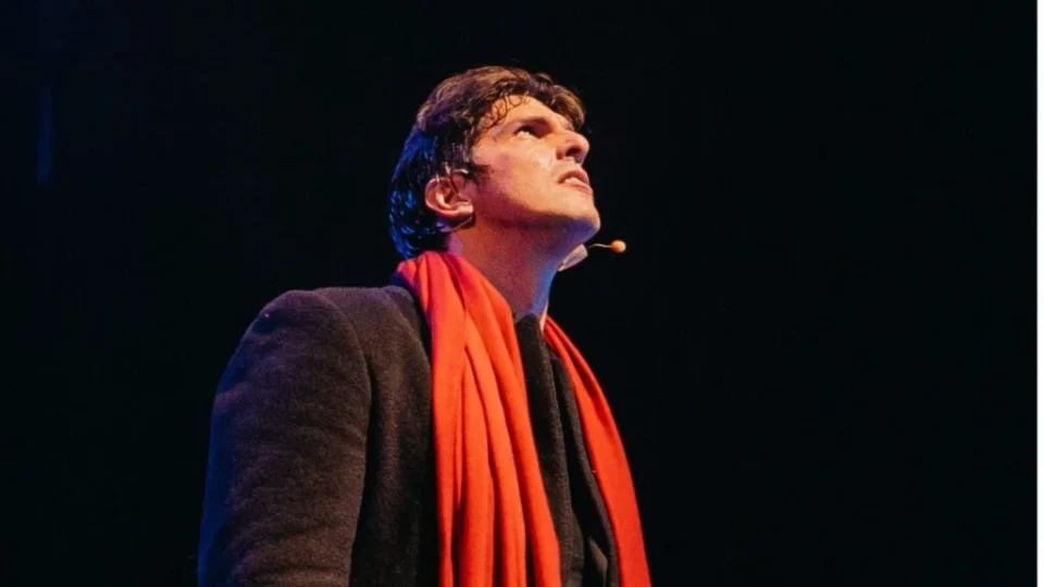 Rafael Infante traz o espetáculo ‘Terapia Infernal’ ao palco do Teatro Manauara