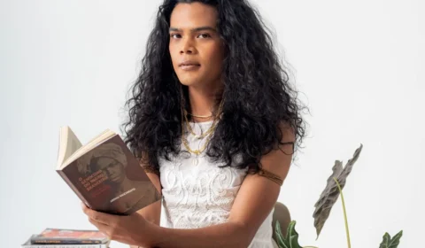 Pioneirismo na Amazônia: atriz e pesquisadora trans defende dissertação histórica na UFAM