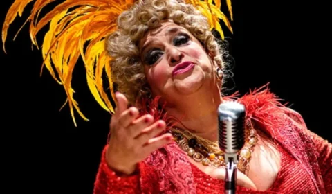 Espetáculo ‘Nasci pra ser Dercy’ retorna a Belém após série de prêmios nacionais