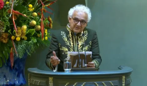 Consagração: Milton Hatoum toma posse na ABL