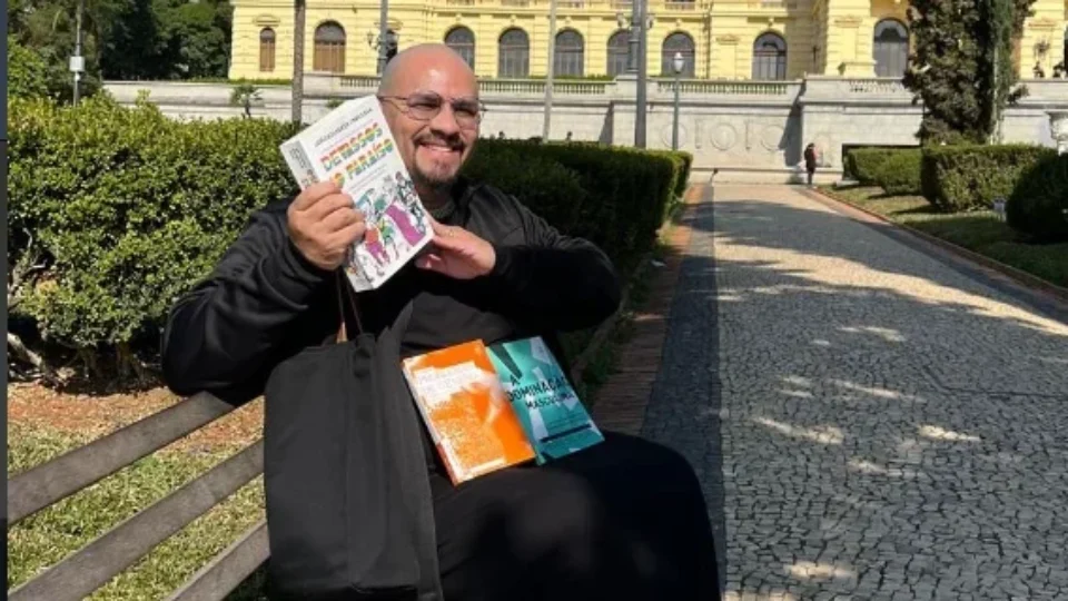 Gramática Descritiva do Pajubá ganha lançamento histórico em Manaus