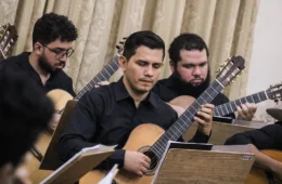 Orquestra de Violões faz concerto gratuito em Manaus