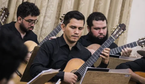 Orquestra de Violões faz concerto gratuito em Manaus