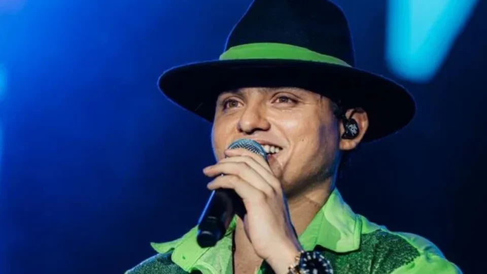 Filho do Piseiro lança DVD após show para 80 mil pessoas em Manaus