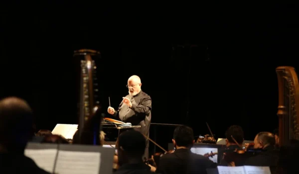 Salvator Rosa estreia no FAO com drama político e música lírica
