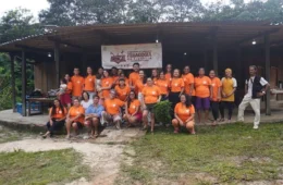 Escola no Amazonas transforma floresta em sala de aula