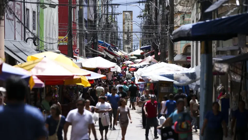 Confira os horários do comércio neste feriado de Corpus Christi em Manaus